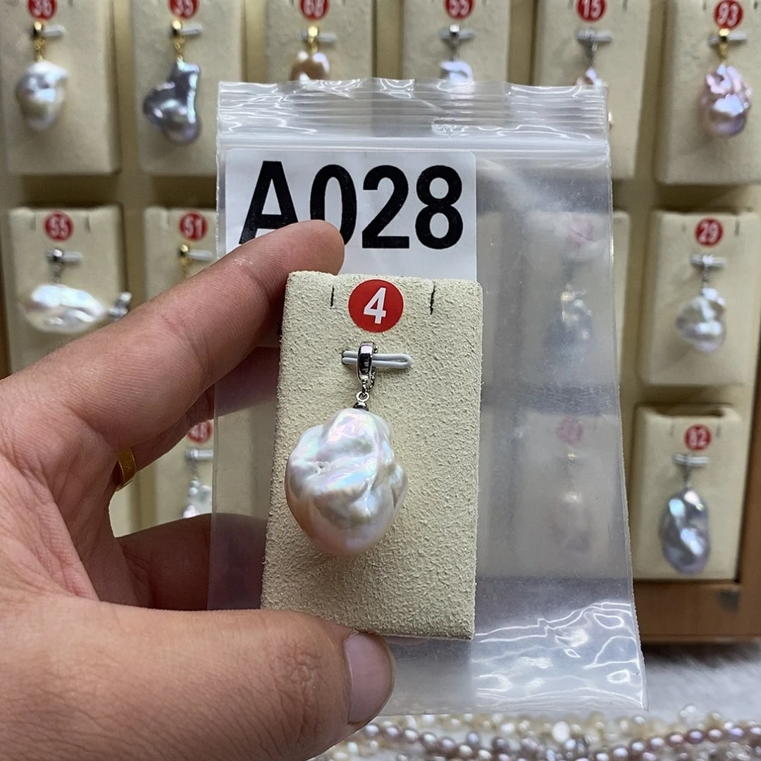 银S925镶嵌淡水珍珠颈饰