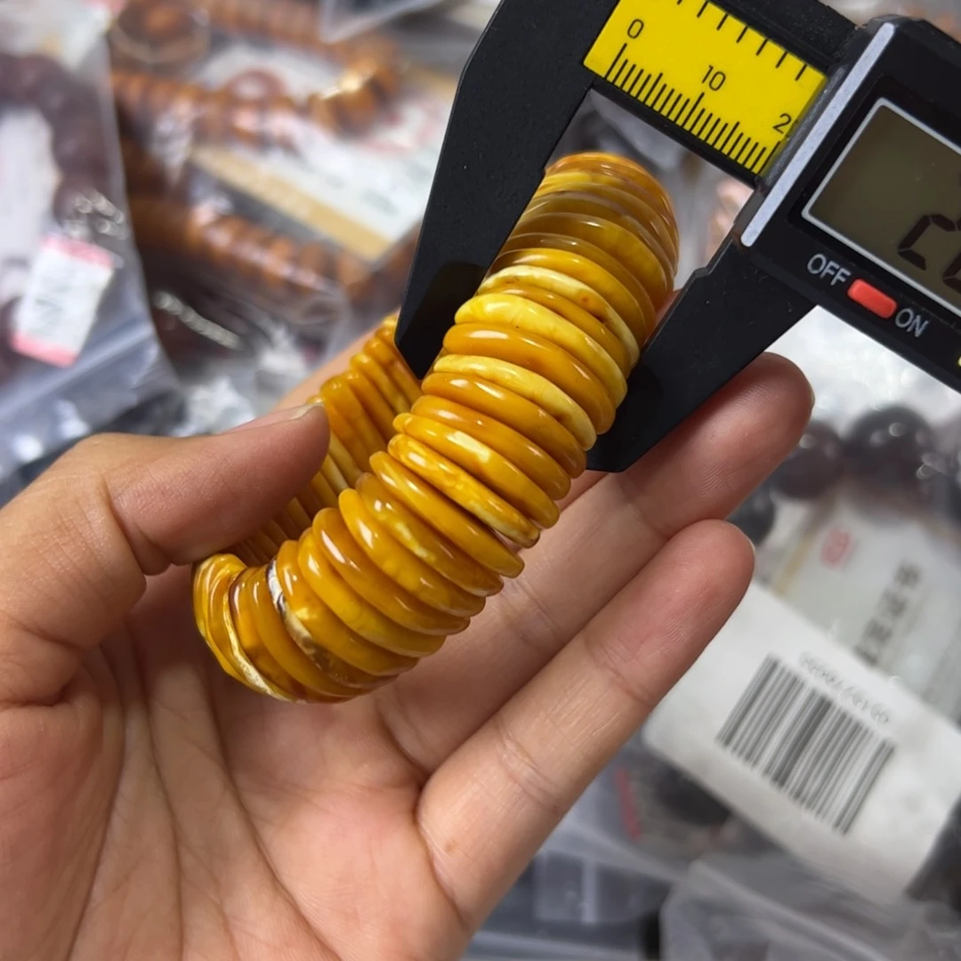 未镶嵌琥珀珠宝奇石87