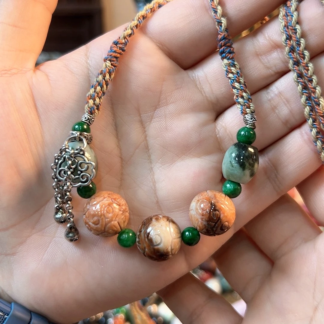 翡翠颈饰未镶嵌吊坠