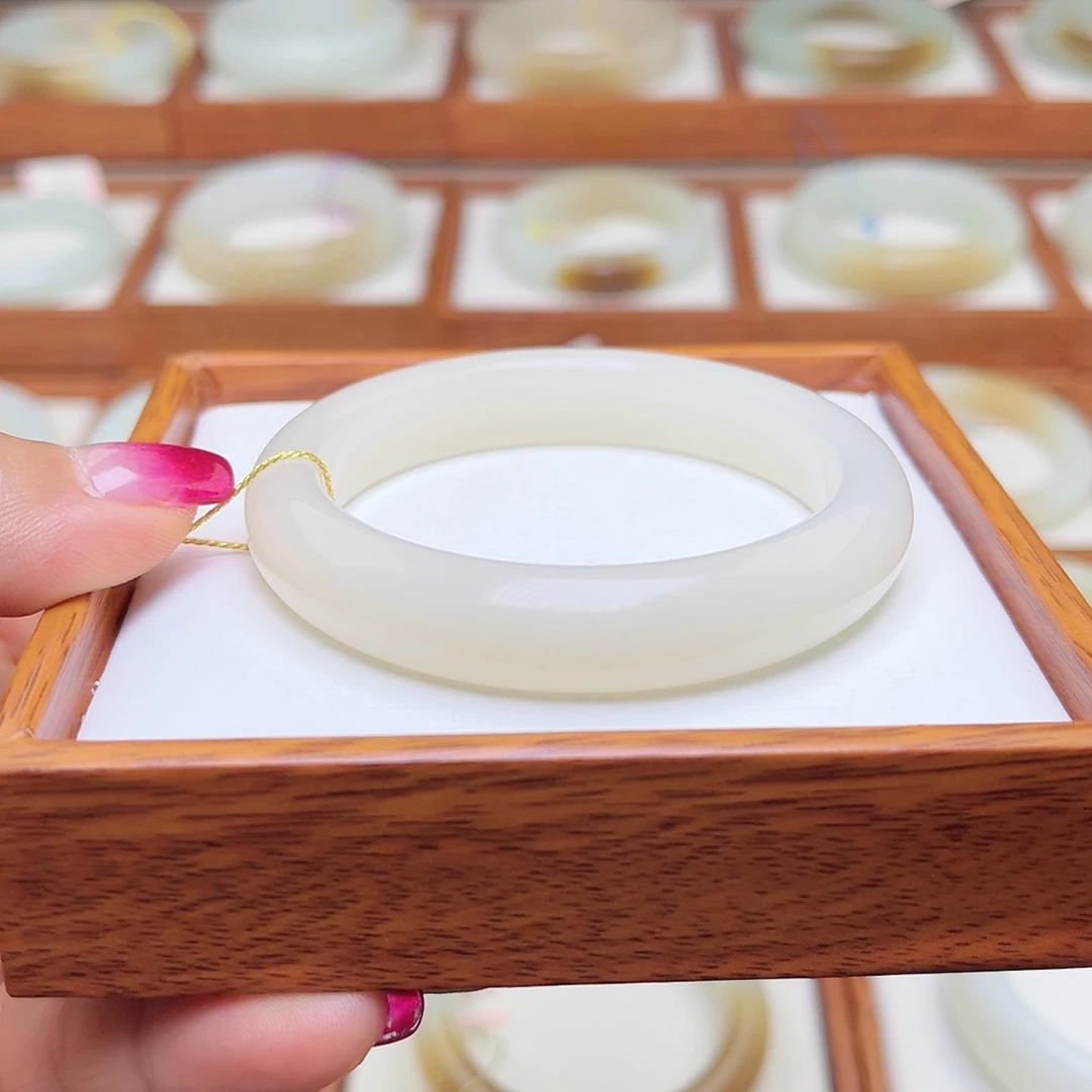 和田玉手镯未镶嵌53.2