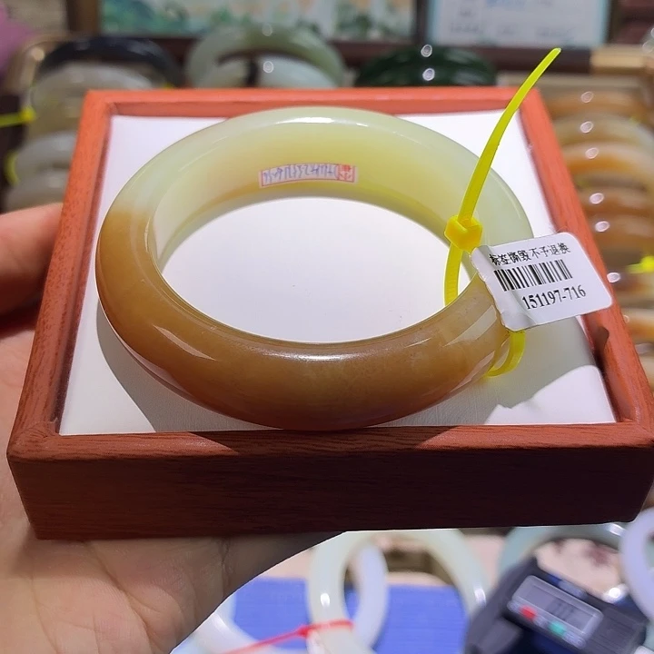 和田玉（糖玉）未镶嵌手镯31