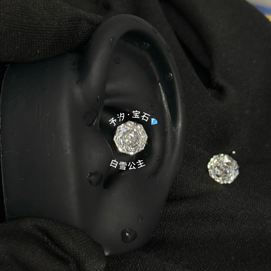 钛钢锆石耳饰 钛合金饰品锆石耳钉爆闪日常百搭耳骨钉轻奢耳蜗钉