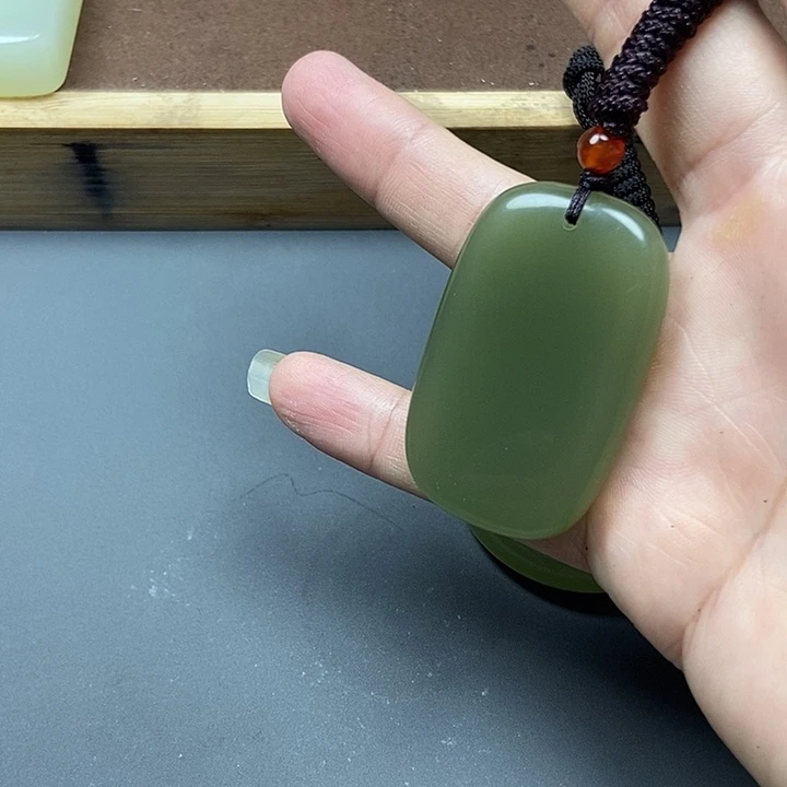 期***盼和田玉（糖玉）未镶嵌颈饰