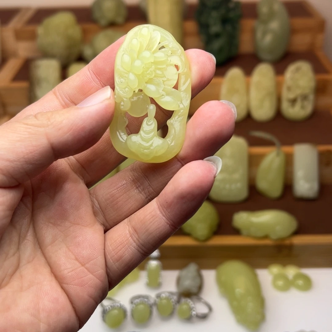 和田玉（黄玉）未镶嵌颈饰