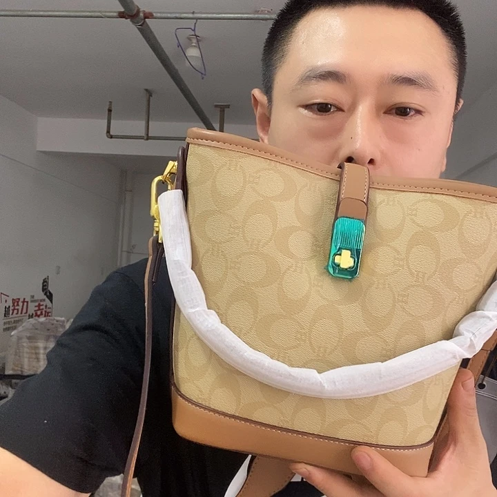 PVC水牛皮（革）牛皮（革）聚酯纤维