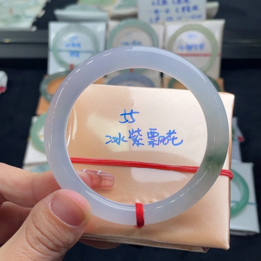 翡翠手镯未镶嵌翡翠手镯