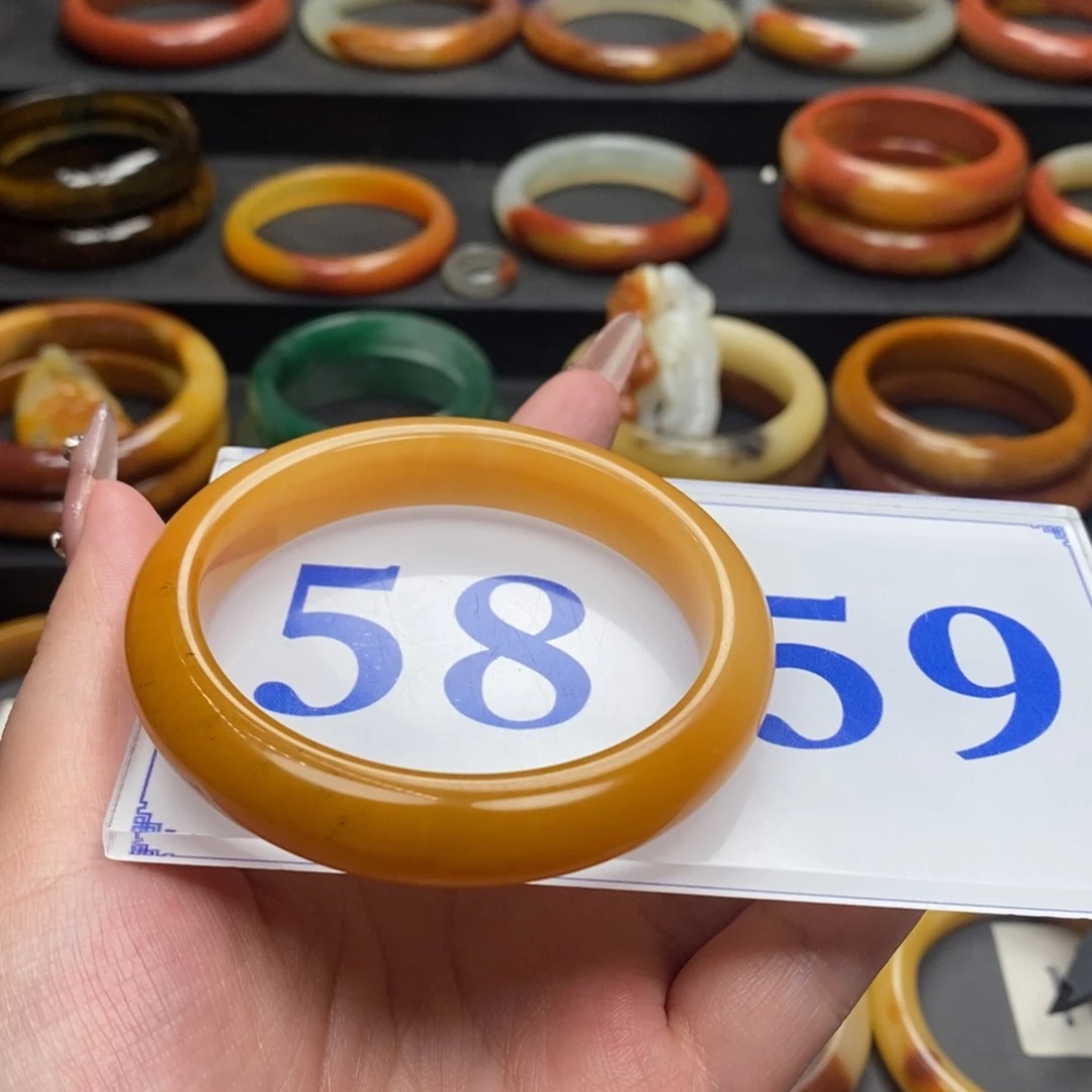 石英质玉（黄龙玉）手镯未镶嵌