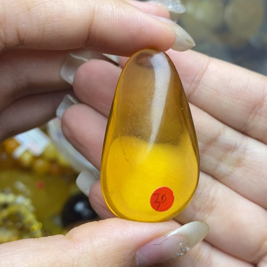 未镶嵌琥珀珠宝奇石