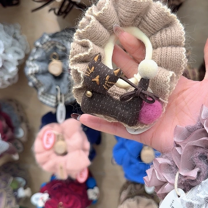 米色小猫毛线发圈