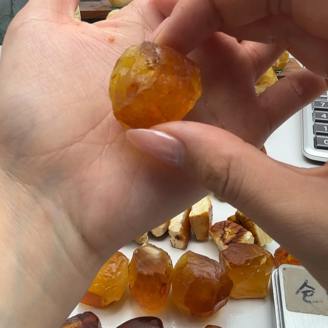品***。定制琥珀未镶嵌蜜蜡