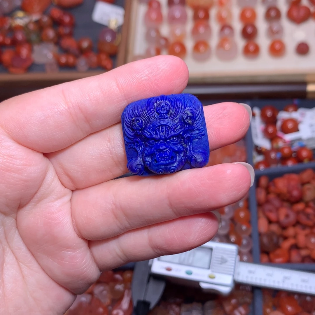 南红玛瑙未镶嵌珠宝半成品大黑天