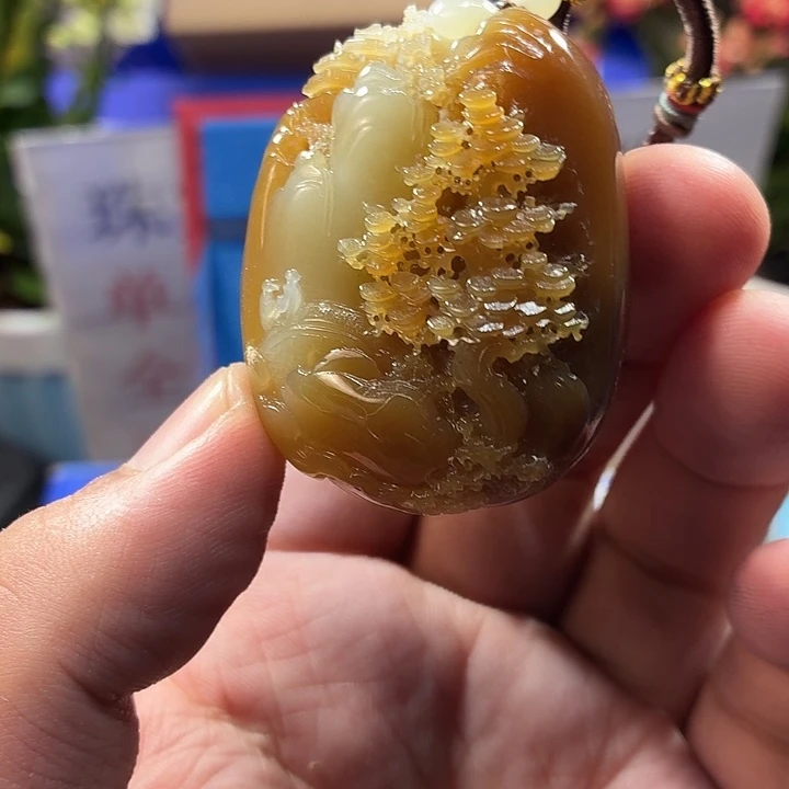 颈饰未镶嵌和田玉（糖玉）