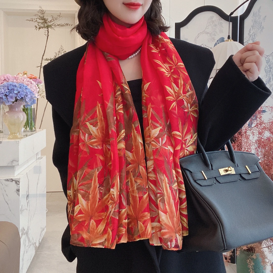2025秋冬鳄鱼皱新款保暖女士围巾护颈围脖时尚百搭纱巾轻薄丝巾