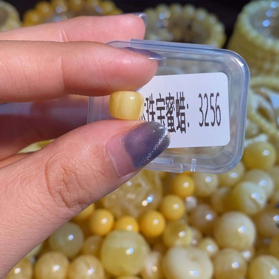 琥珀未镶嵌珠宝奇石3256