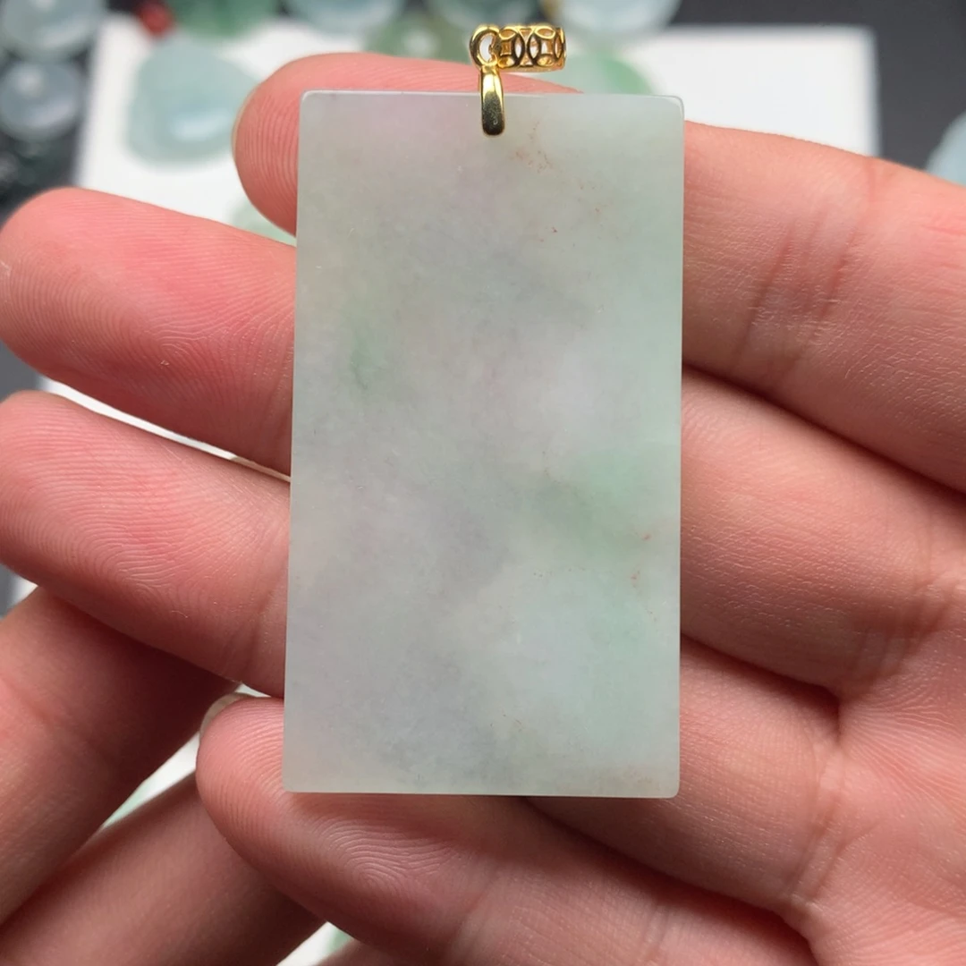 翡翠颈饰未镶嵌?**?缅甸翡翠