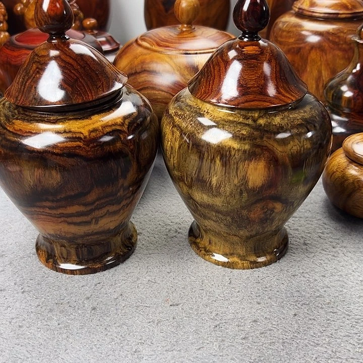 少*老挝大红酸枝茶叶罐一对