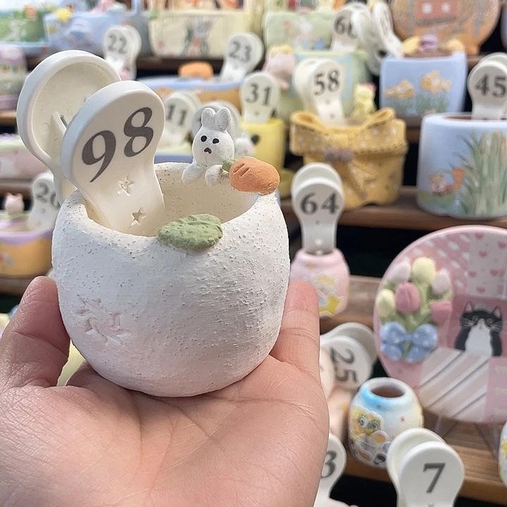 98…..手工手绘花盆