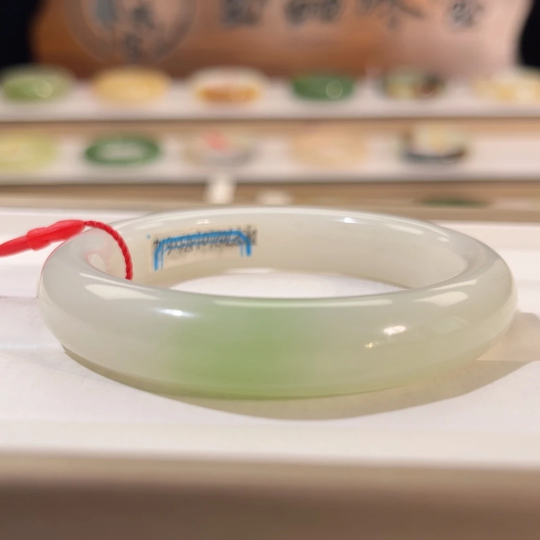 和田玉未镶嵌手镯  「新疆白翠」