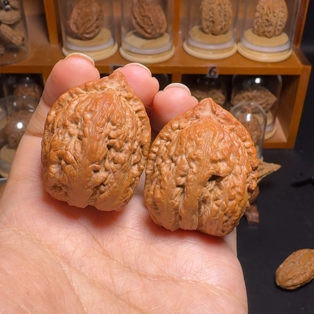 文玩核桃把件豆粒纹