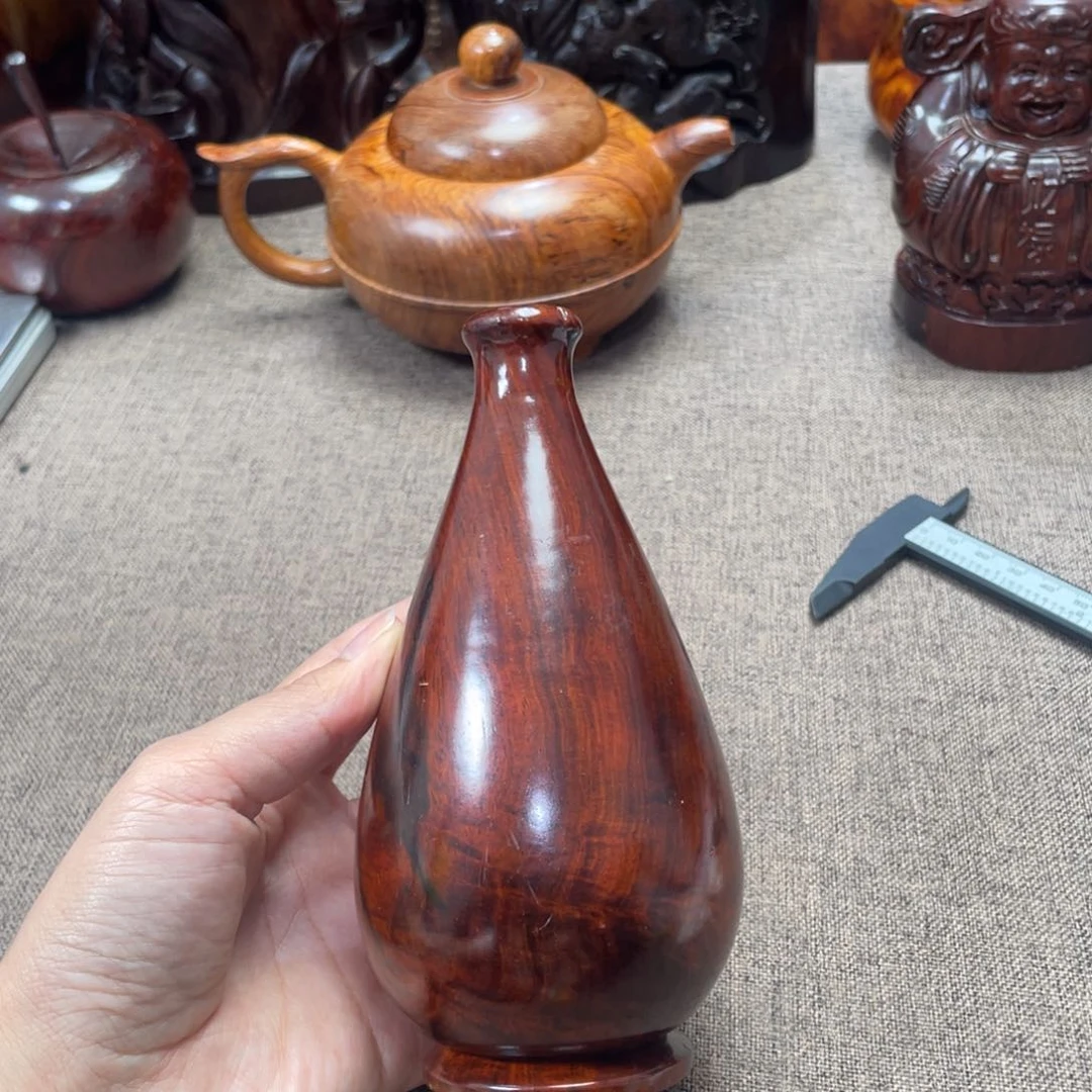 交趾黄檀（大红酸枝）花瓶