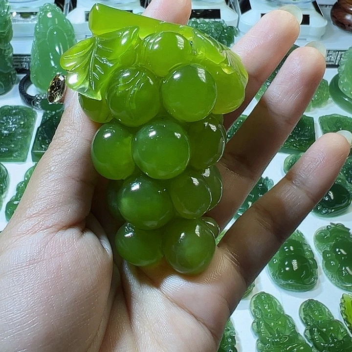 蛇纹石玉手把件未镶嵌盛**年