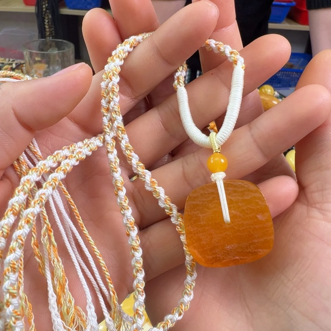 蜜蜡裸石未镶嵌蜜蜡