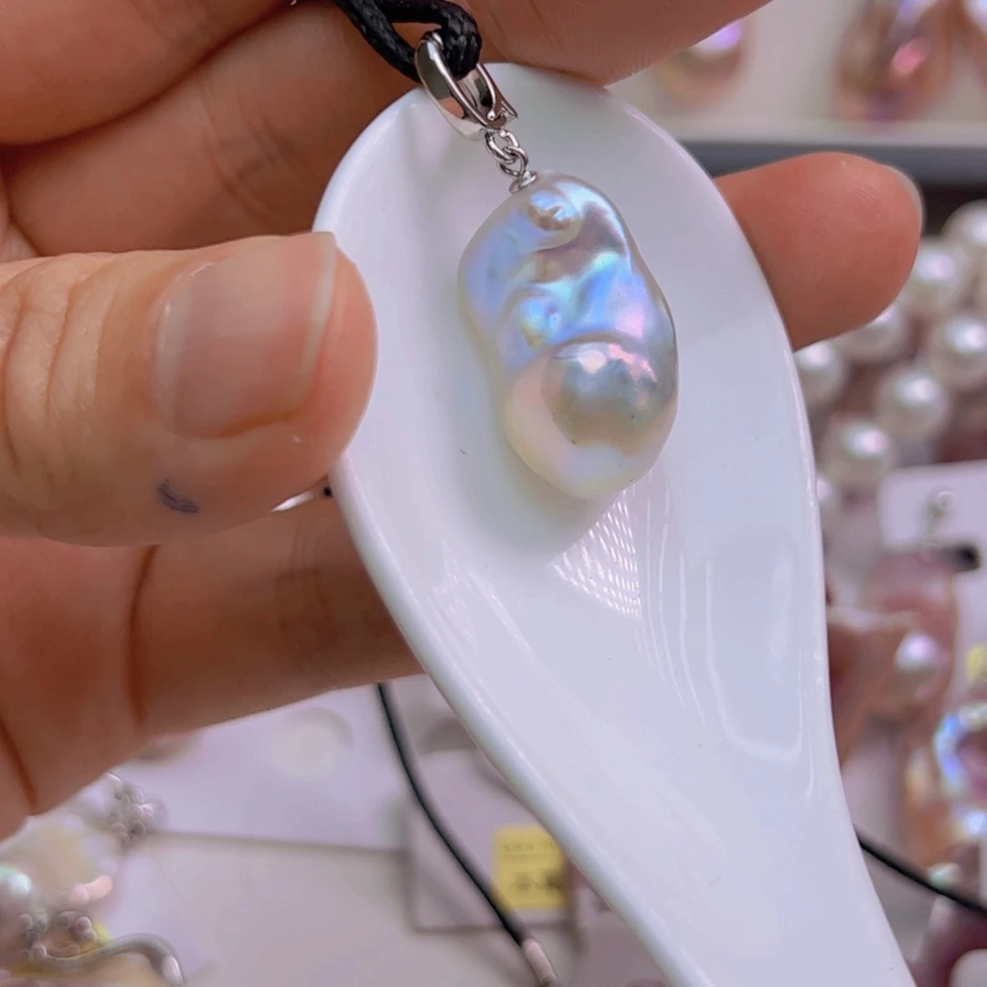 淡水珍珠吊坠(赠链)未镶嵌