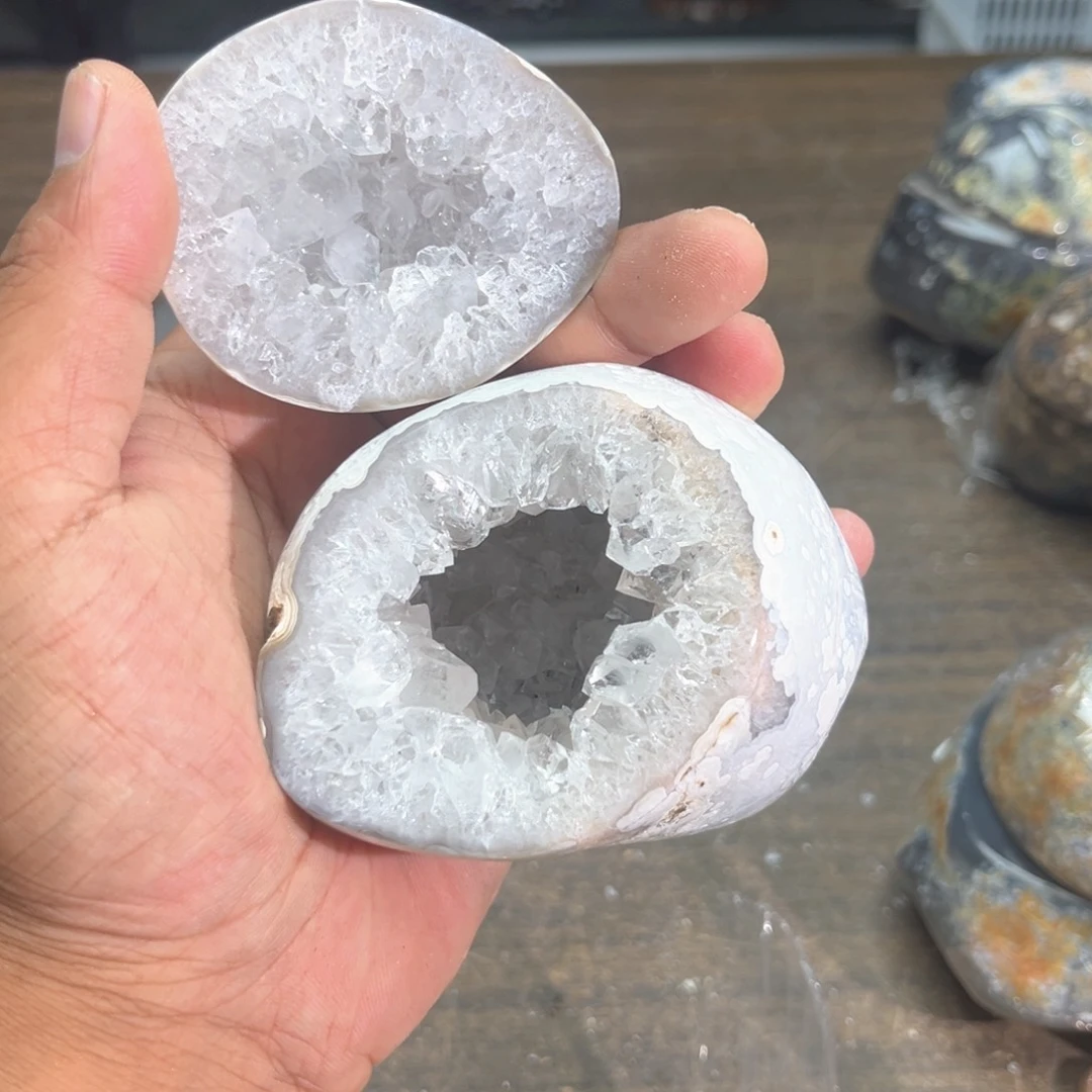 未镶嵌水晶大型摆件（非配饰）