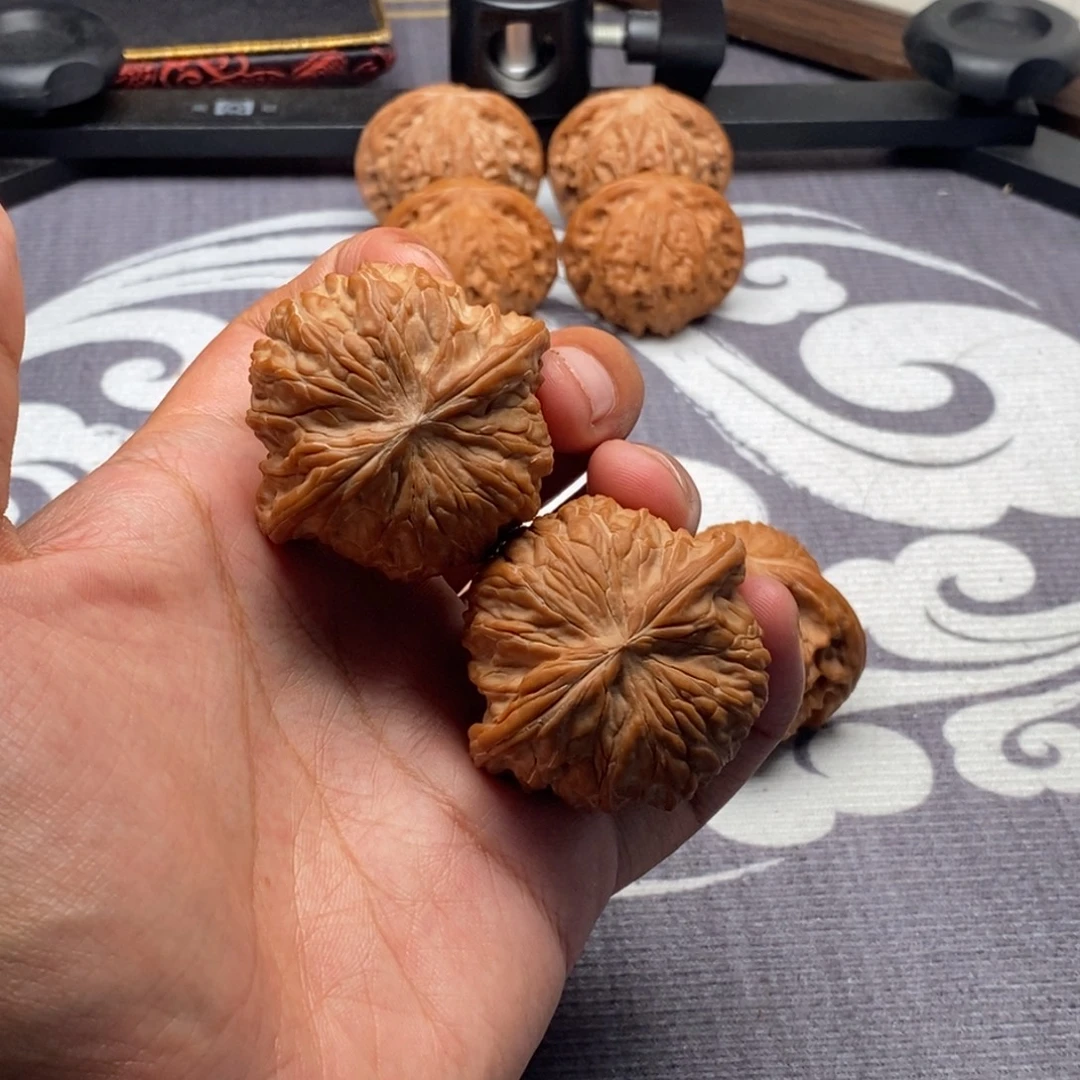 哦***的文玩核桃把件全品蝴蝶顶级