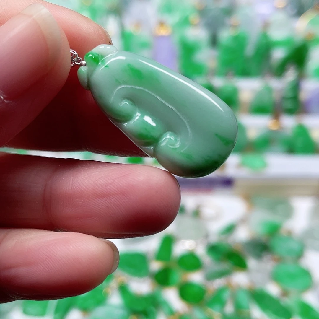 吊坠(不含链)18K金镶嵌翡翠