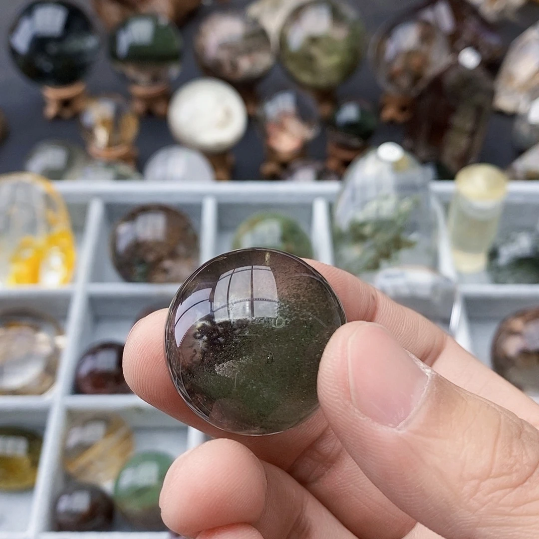 水晶天然水晶透亮光泽未镶嵌小**?