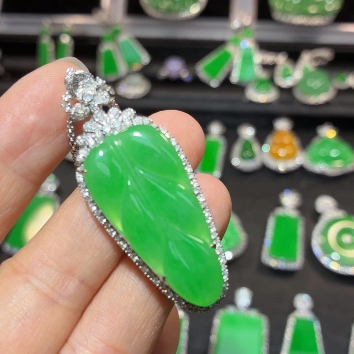 翡翠18K金镶嵌吊坠(不含链)翡翠