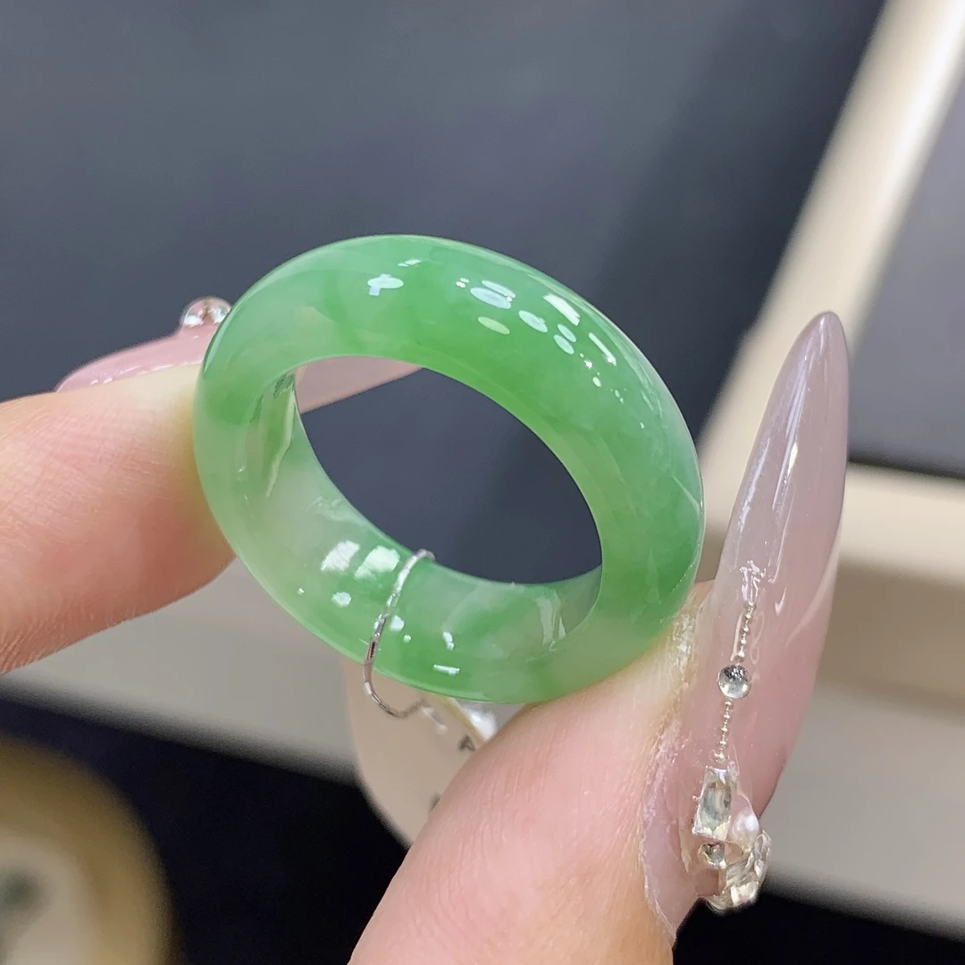 15圈 缅甸天然翡翠 小宽版飘甜阳绿翡翠戒圈尺寸17.4-6.8-4mm
