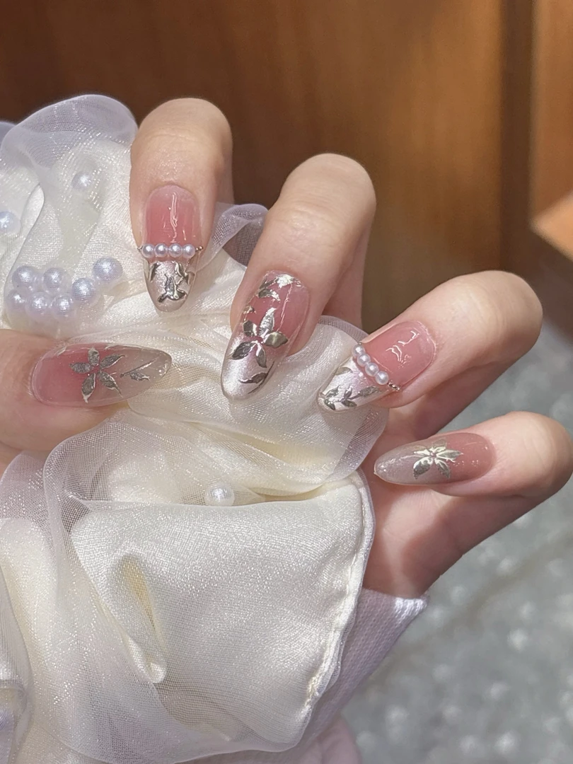 锦绣未央新款光疗成品贴片式焰火克罗心美甲可拆卸重复佩戴