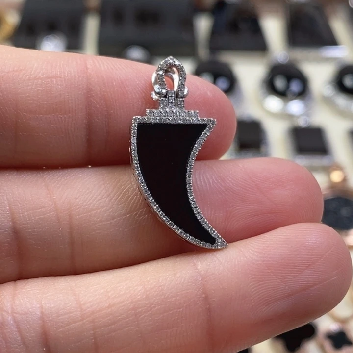 翡翠颈饰18K金镶嵌缅甸天然翡翠墨翠