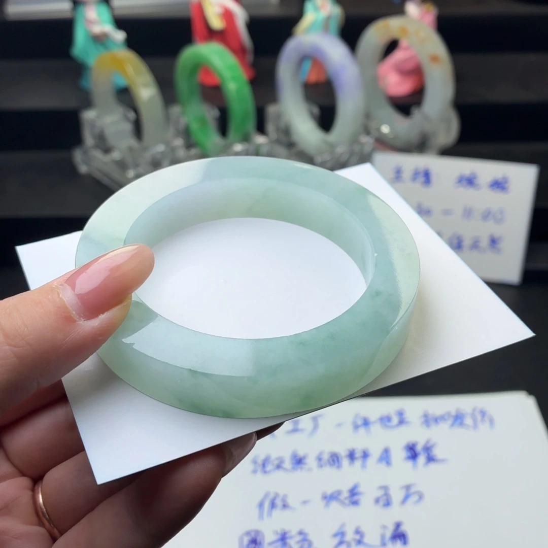 春***鸢定制翡翠未镶嵌多样性发一