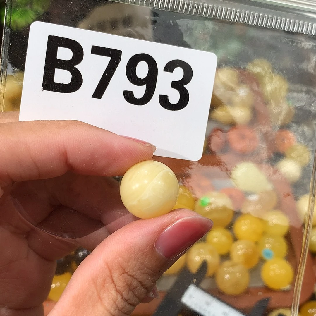 未镶嵌琥珀珠宝奇石