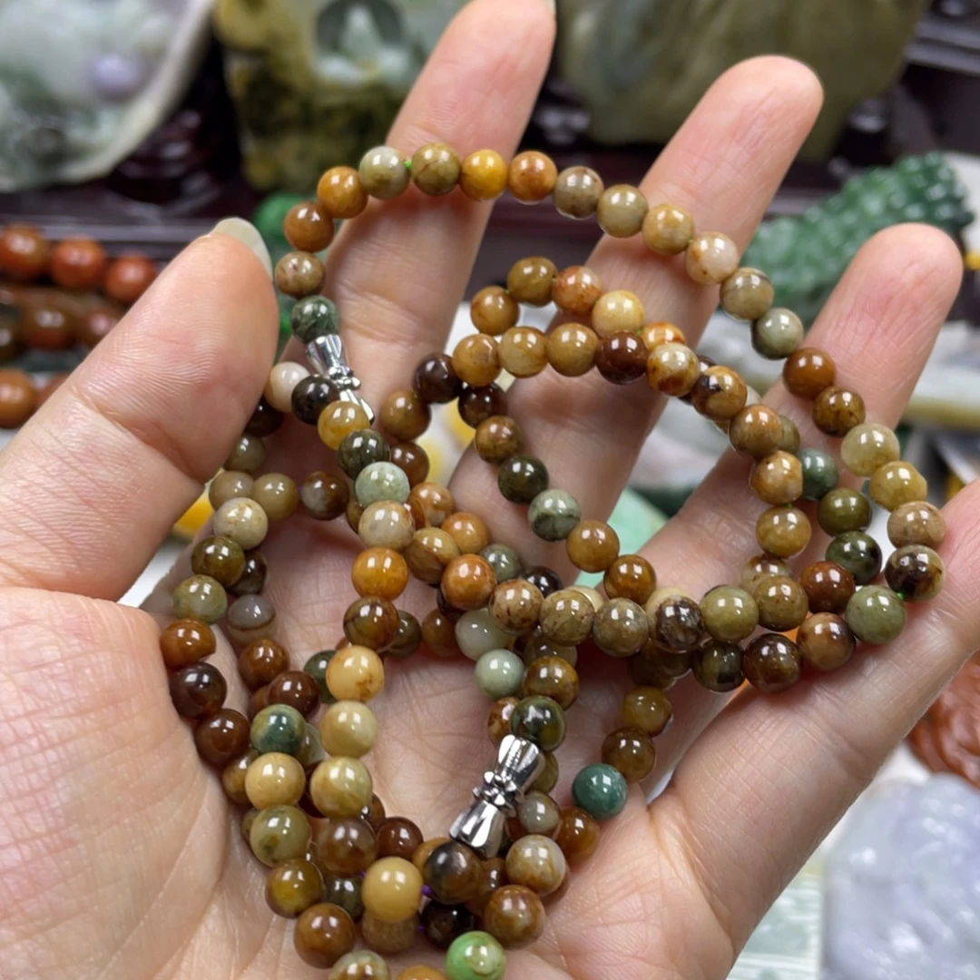 七***੭翡翠未镶嵌颈饰牌子