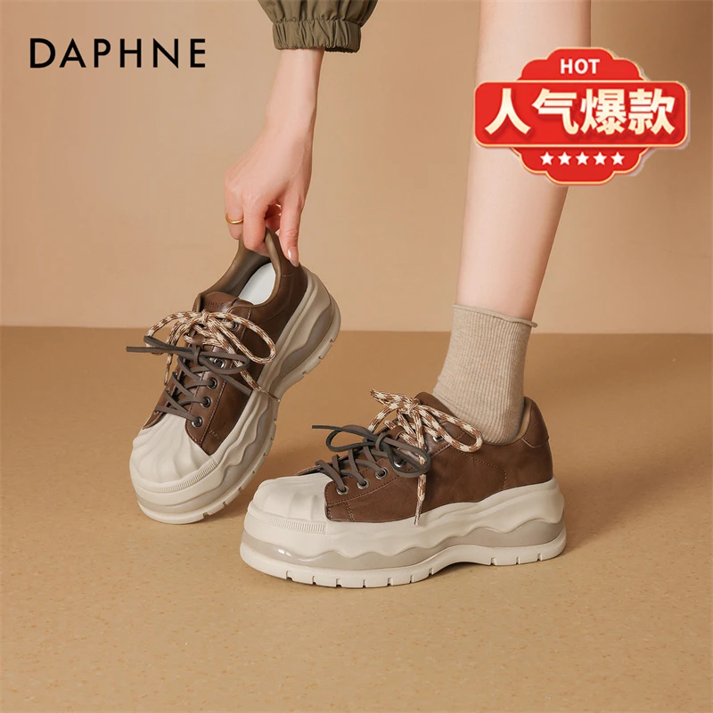 达芙妮爆款棕色增高板鞋2025秋冬加绒保暖小众百搭厚底运动休闲鞋