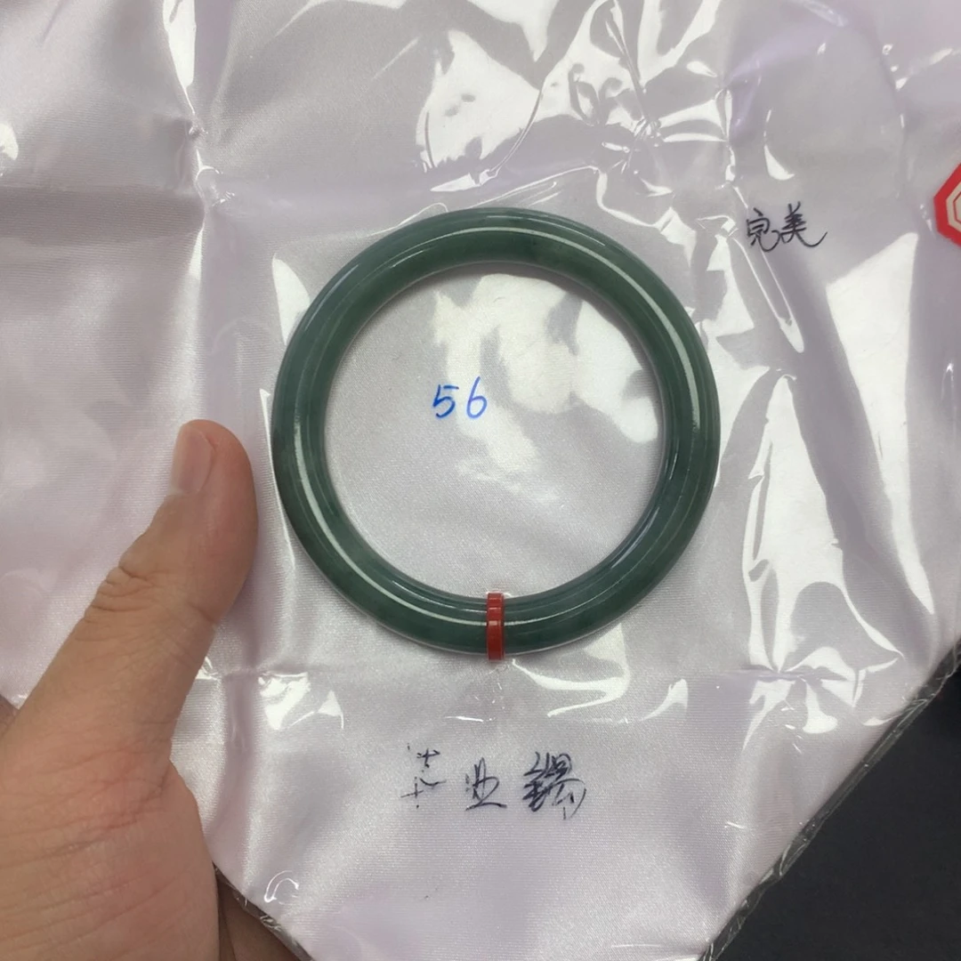 翡翠未镶嵌手镯56