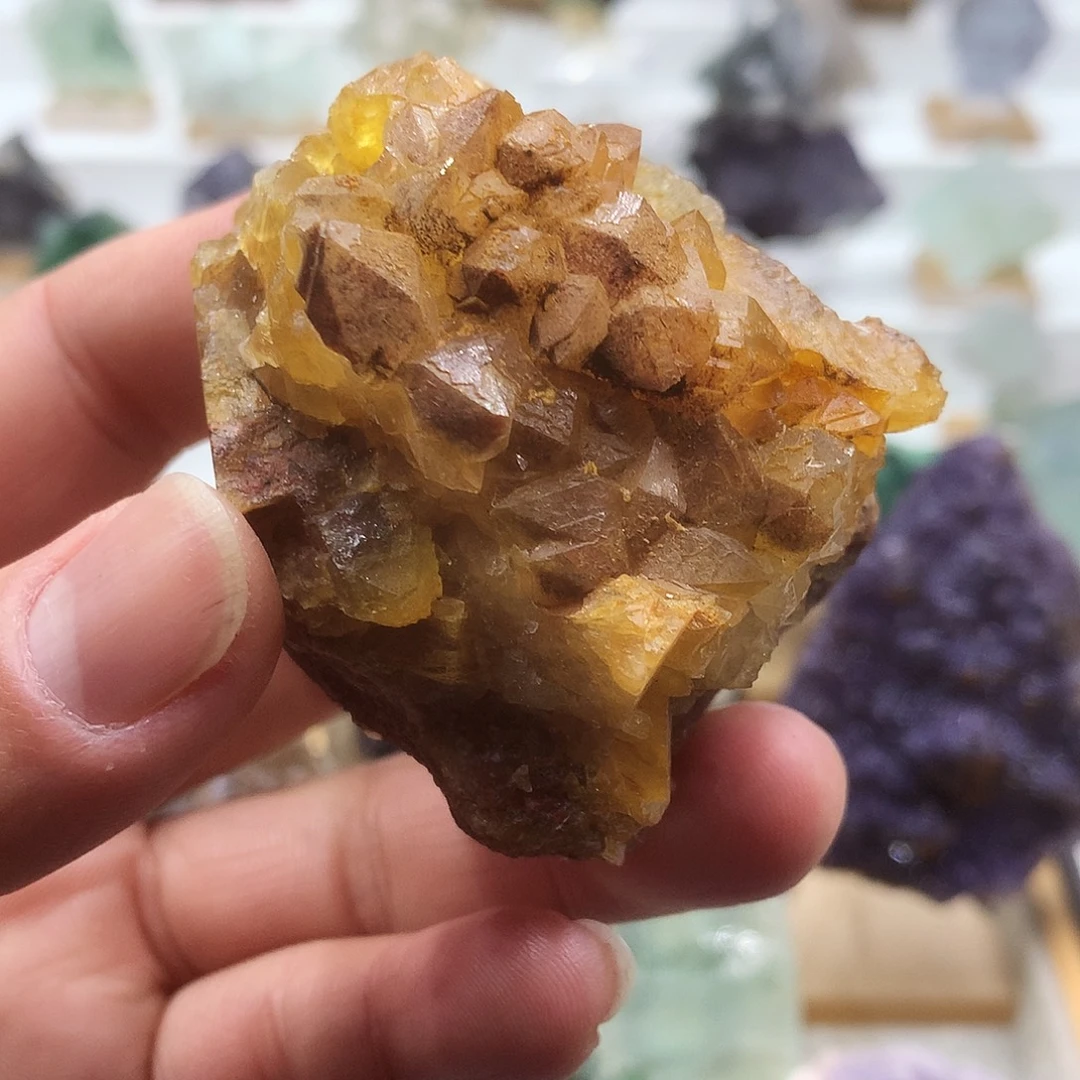 石材摩洛哥黄萤石和水晶共生