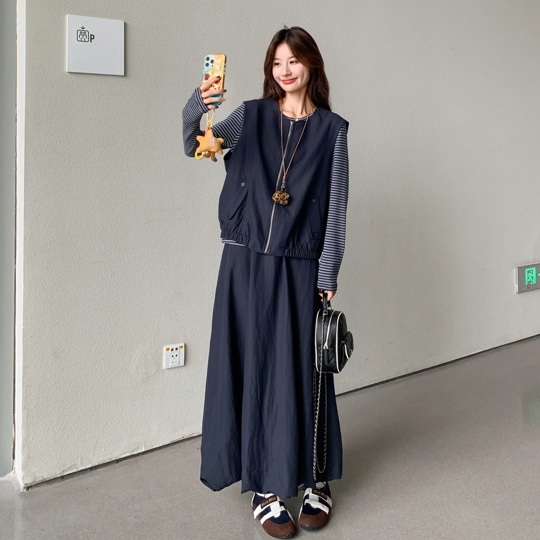 藏青色工装马甲高腰半身裙套装女2025秋季新款休闲条纹T恤三件套