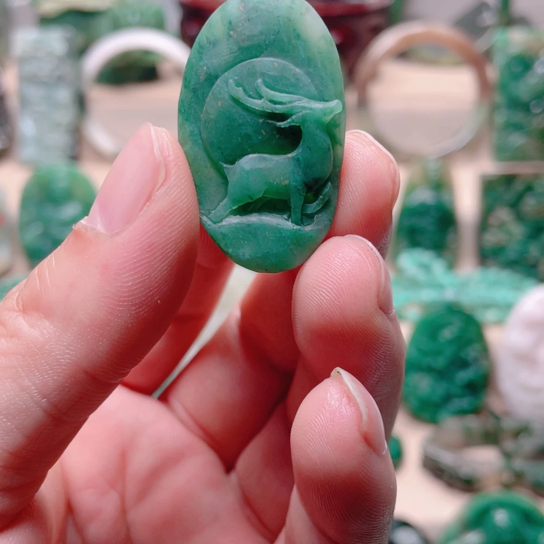 独山玉未镶嵌颈饰