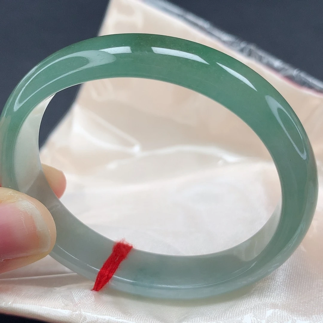 未镶嵌手镯翡翠，61号贵妃，正圈带50.51