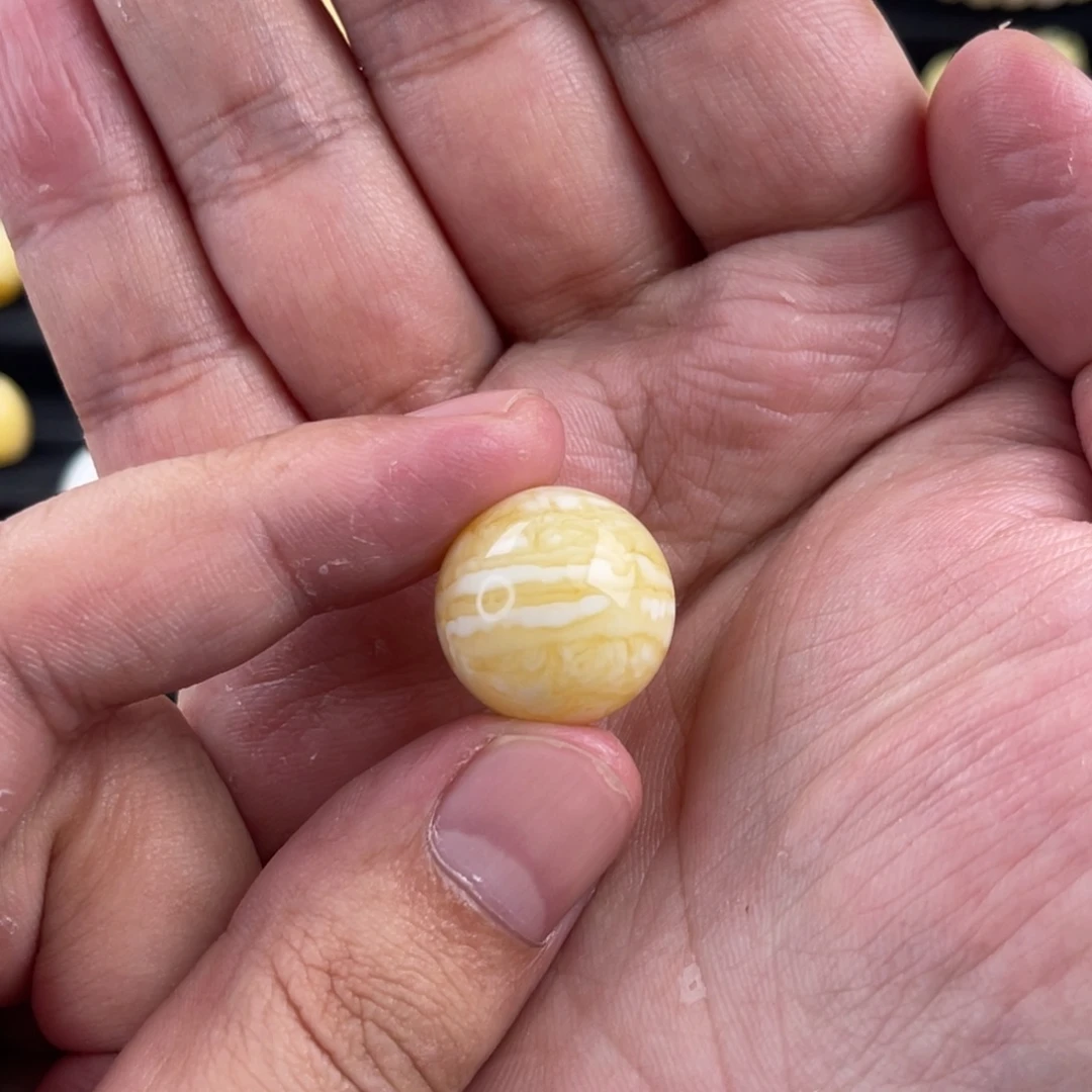 ****炮琥珀未镶嵌珠宝奇石