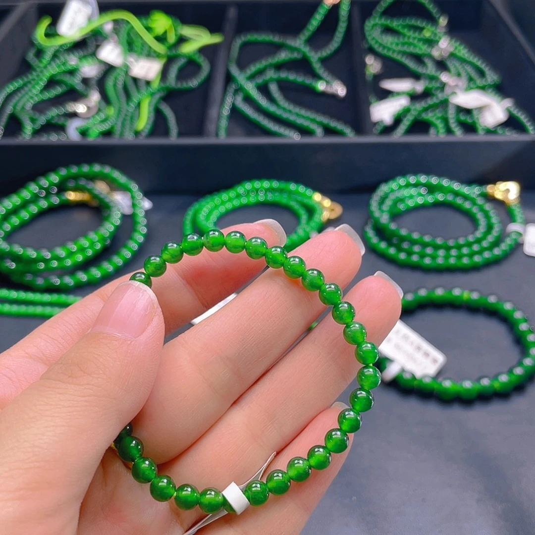 翡翠未镶嵌颈饰