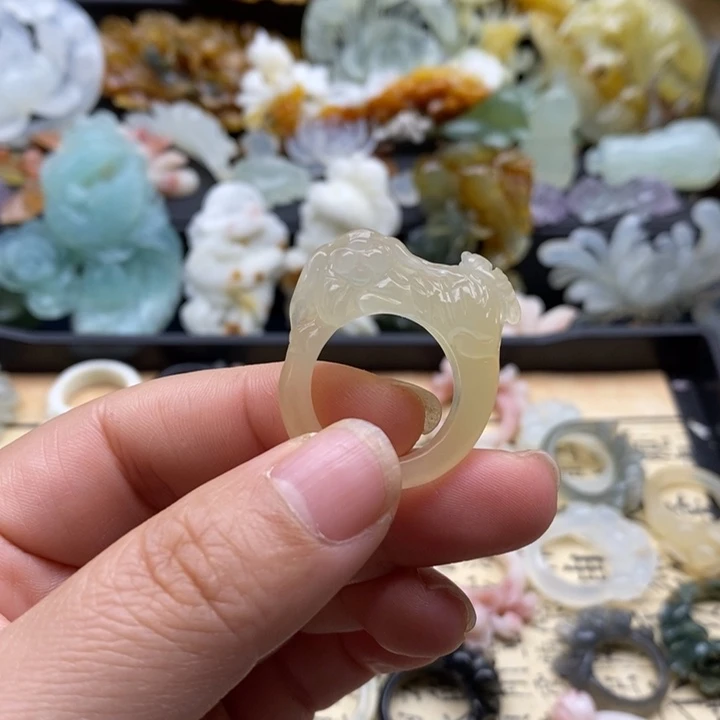 蛇纹石玉合金颈饰