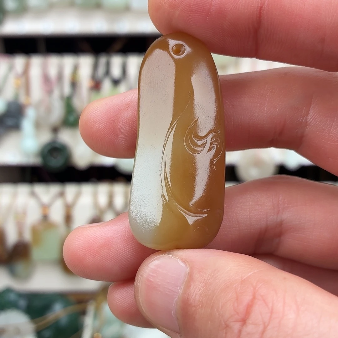 和田玉未镶嵌颈饰天然和田玉手工雕刻新疆且末随型吊坠