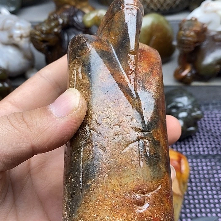 未镶嵌蛇纹石玉颈饰