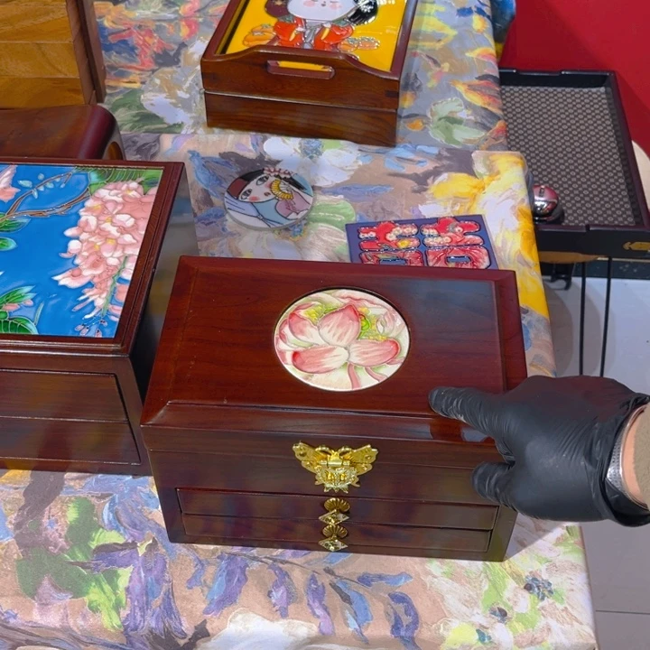 婉***珠陶瓷瓷板画艺术作品